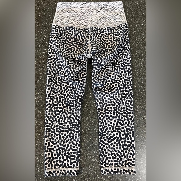 RARE Lululemon Wunder Under Crop II Full-On Luon (Roll Down) Yoga Run Workout - Picture 13 of 16